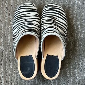 Swedish Hasbeens zebra stripe calf hair clog, size 40